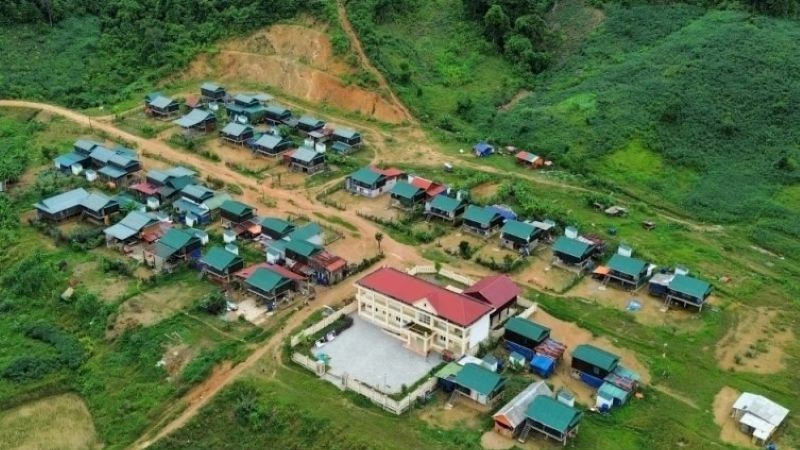 Trước 31/1/2026, hoàn thành xây mới, tái định cư cho những hộ có nhà bị lũ cuốn trôi, sập đổ hoàn toàn