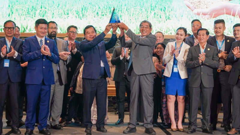 Gạo Ông Cua ST25 lần thứ ba được vinh danh “Gạo ngon nhất thế giới” năm 2025