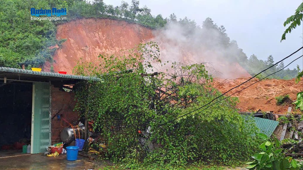 Gần 60 điểm sạt lở, ước thiệt hại khoảng 300 tỷ đồng