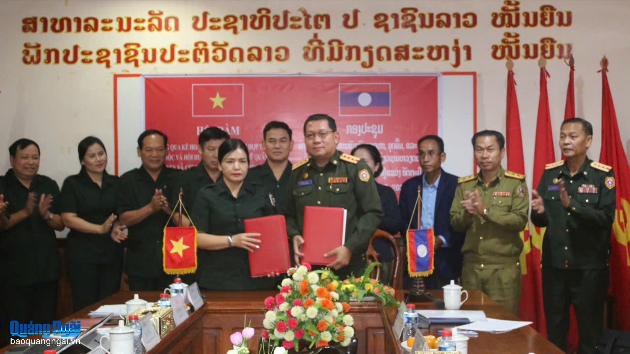 Képernyőkép a 20Bet app mobilfelületéről, amely a nyerőgépeket és a sportszolgáltatásokat mutatja.