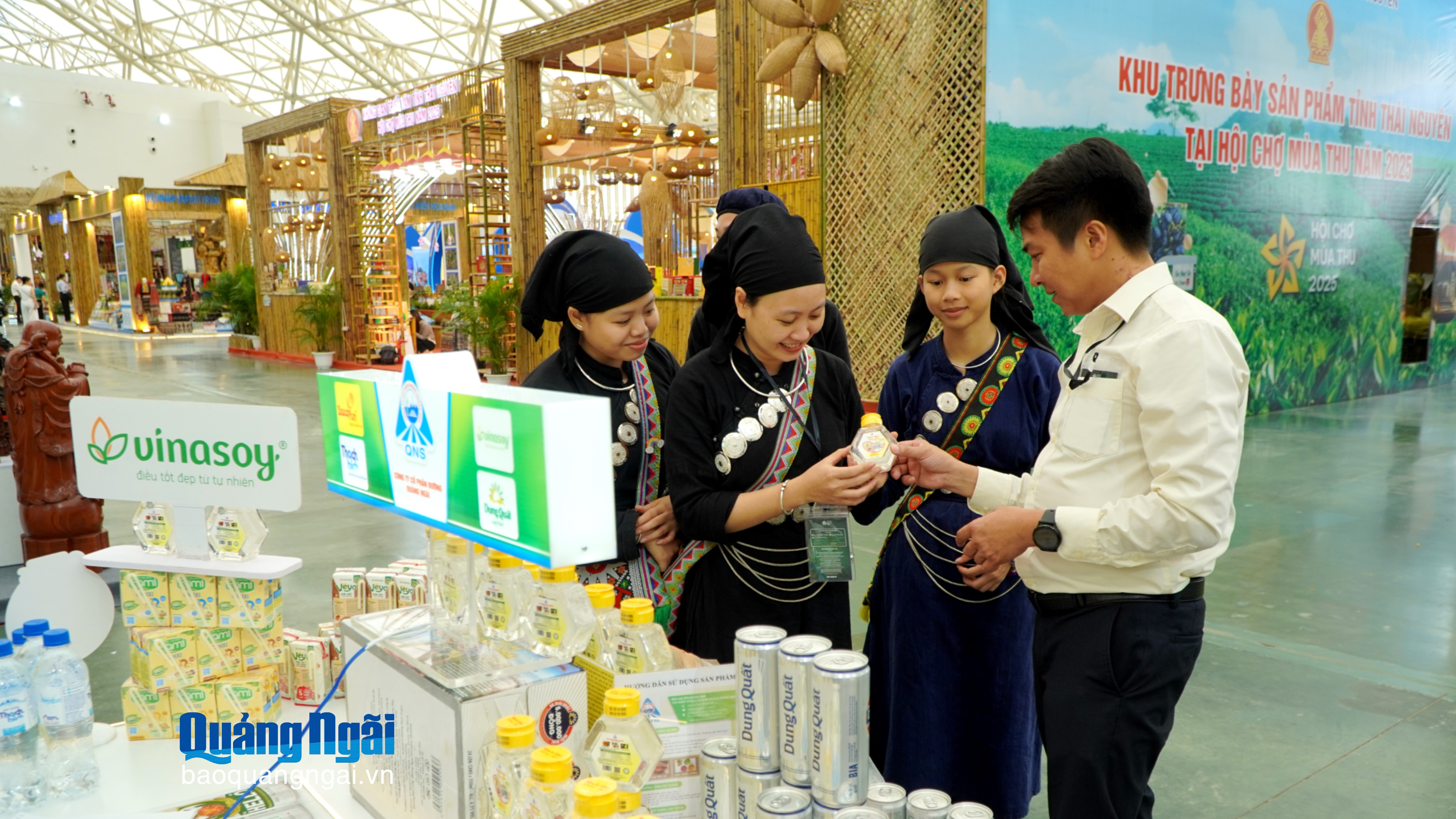 Đặc sản Quảng Ngãi thu hút khách tại Hội chợ Mùa Thu năm 2025