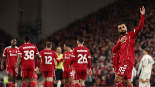 Arsenal củng cố ngôi đầu, Liverpool cắt mạch toàn thua