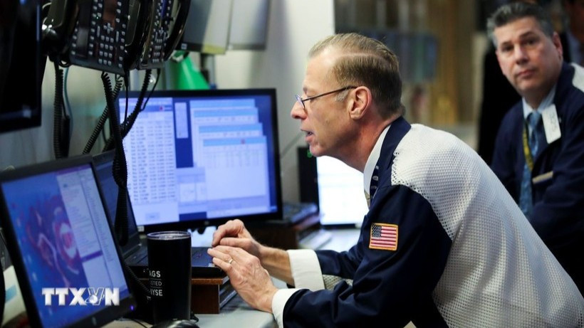 Chứng khoán Mỹ đi xuống sau khi dữ liệu việc làm được công bố
