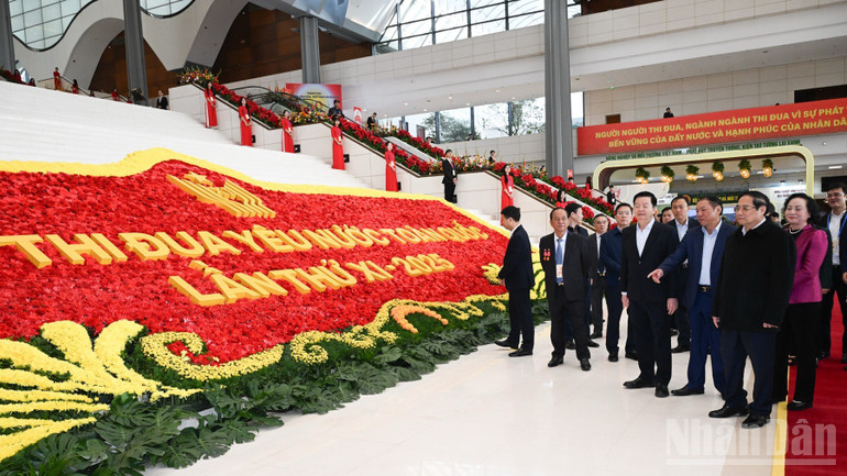 Thủ tướng Phạm Minh Chính kiểm tra công tác chuẩn bị Đại hội Thi đua yêu nước lần thứ XI