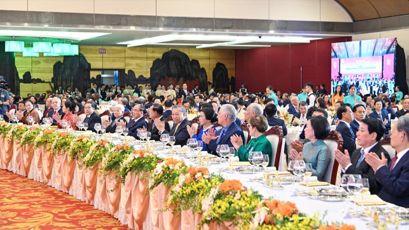 Cùng trí tuệ và bản lĩnh kiên cường, dân tộc Việt Nam sẽ tiếp tục chinh phục những đỉnh cao mới