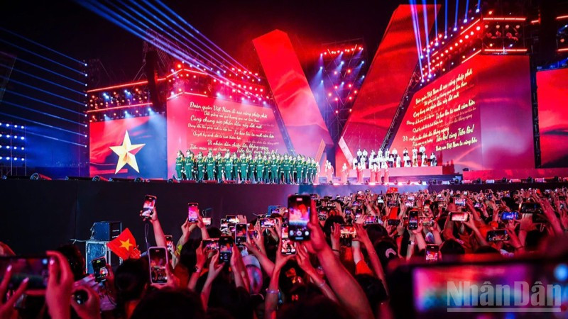 Lan tỏa khát vọng phát triển hùng cường, thịnh vượng qua chương trình nghệ thuật “Tầm nhìn mới - Kỷ nguyên mới