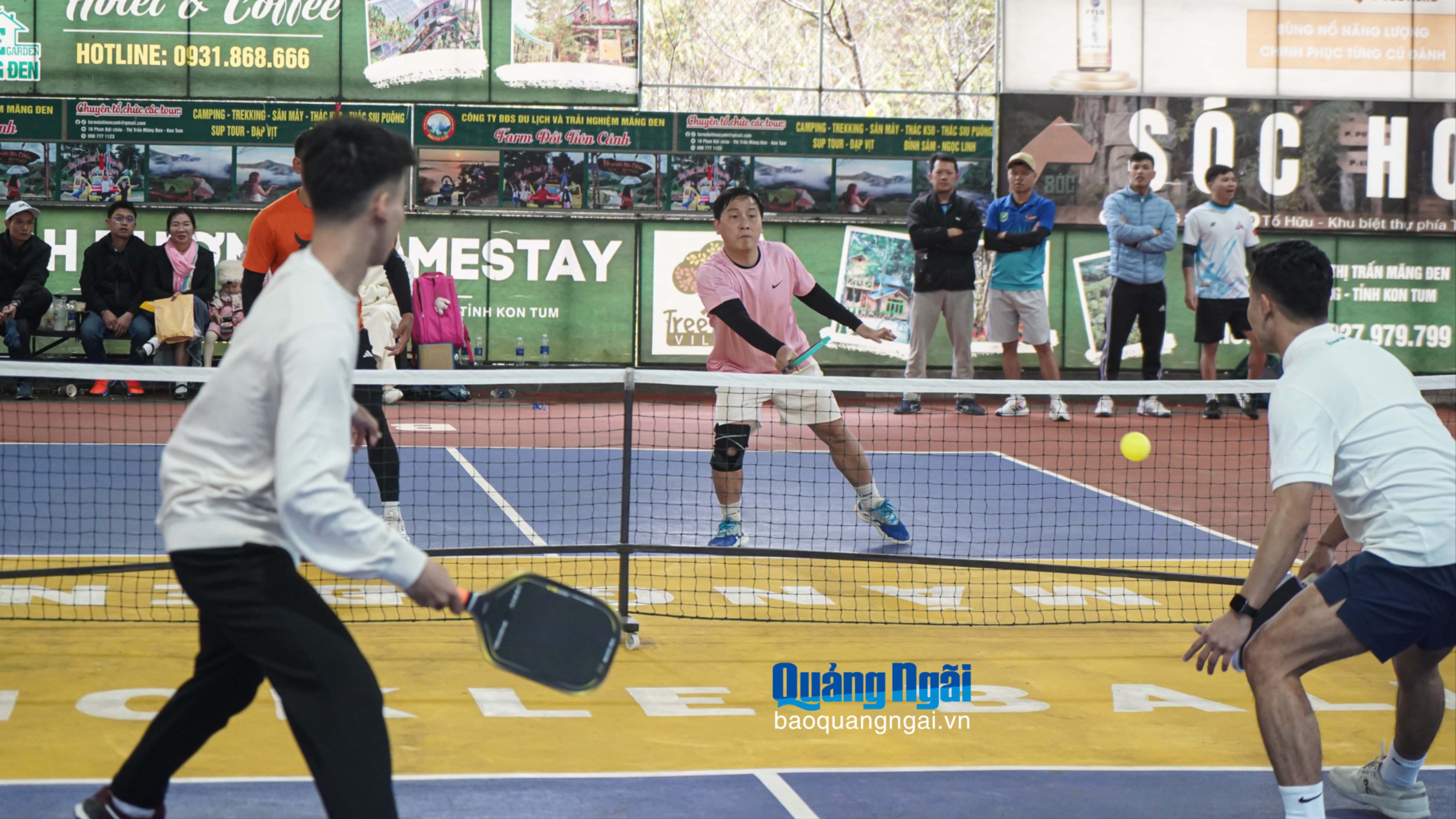 Giải Pickleball gây quỹ “Ươm mầm xanh Măng Đen”