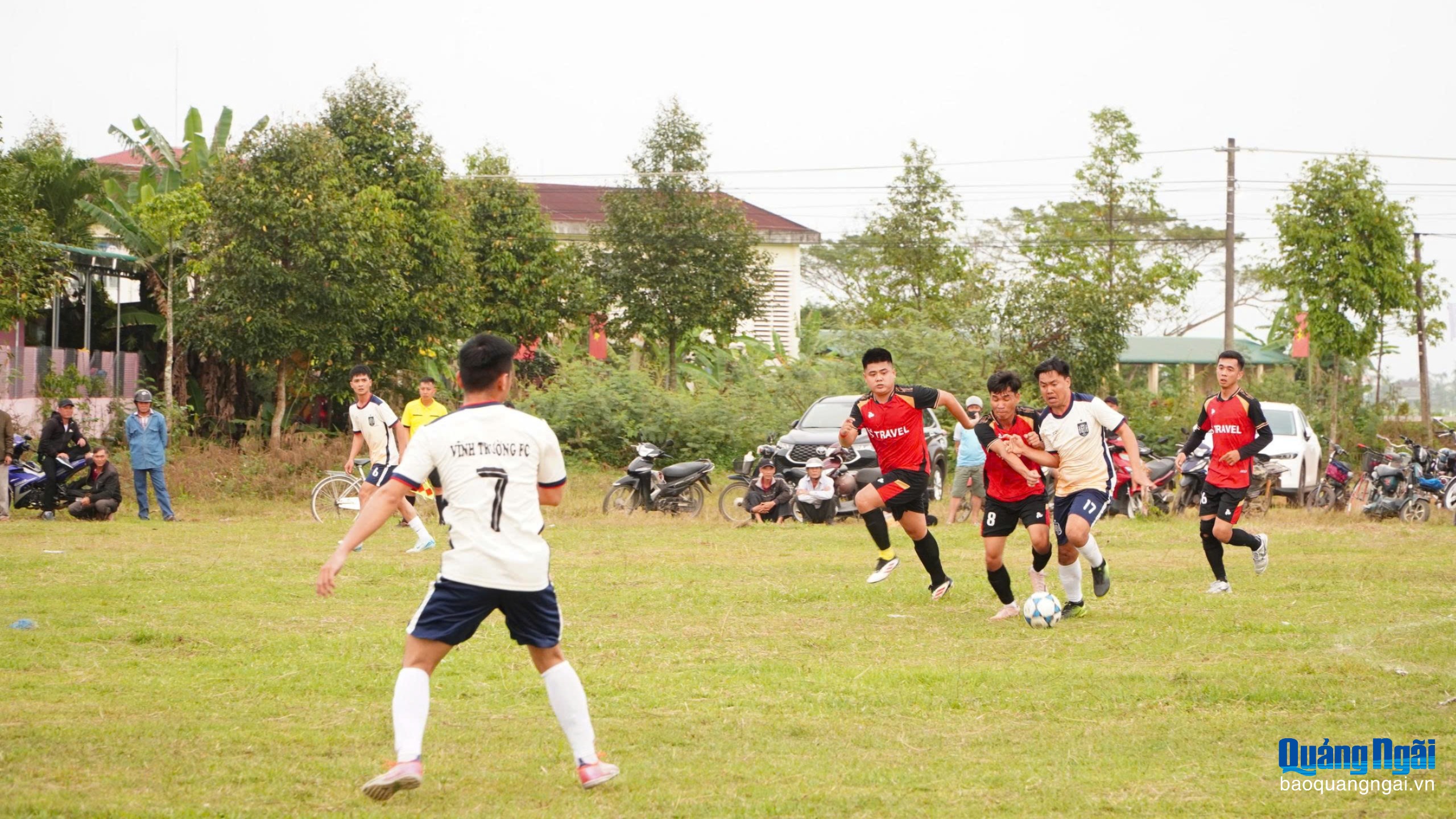 Sôi nổi Giải bóng đá xã Mộ Đức năm 2026