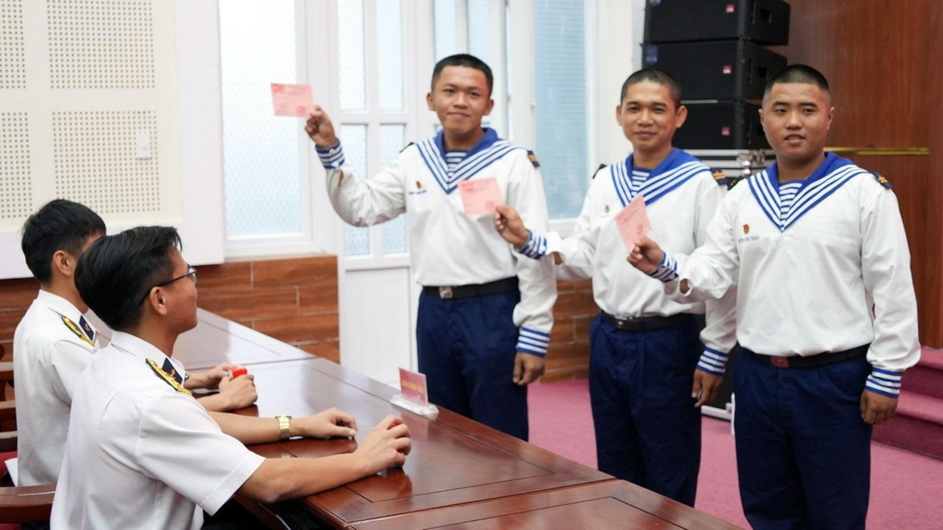 Gần 1.000 cử tri Thành phố Hồ Chí Minh đi bầu cử sớm