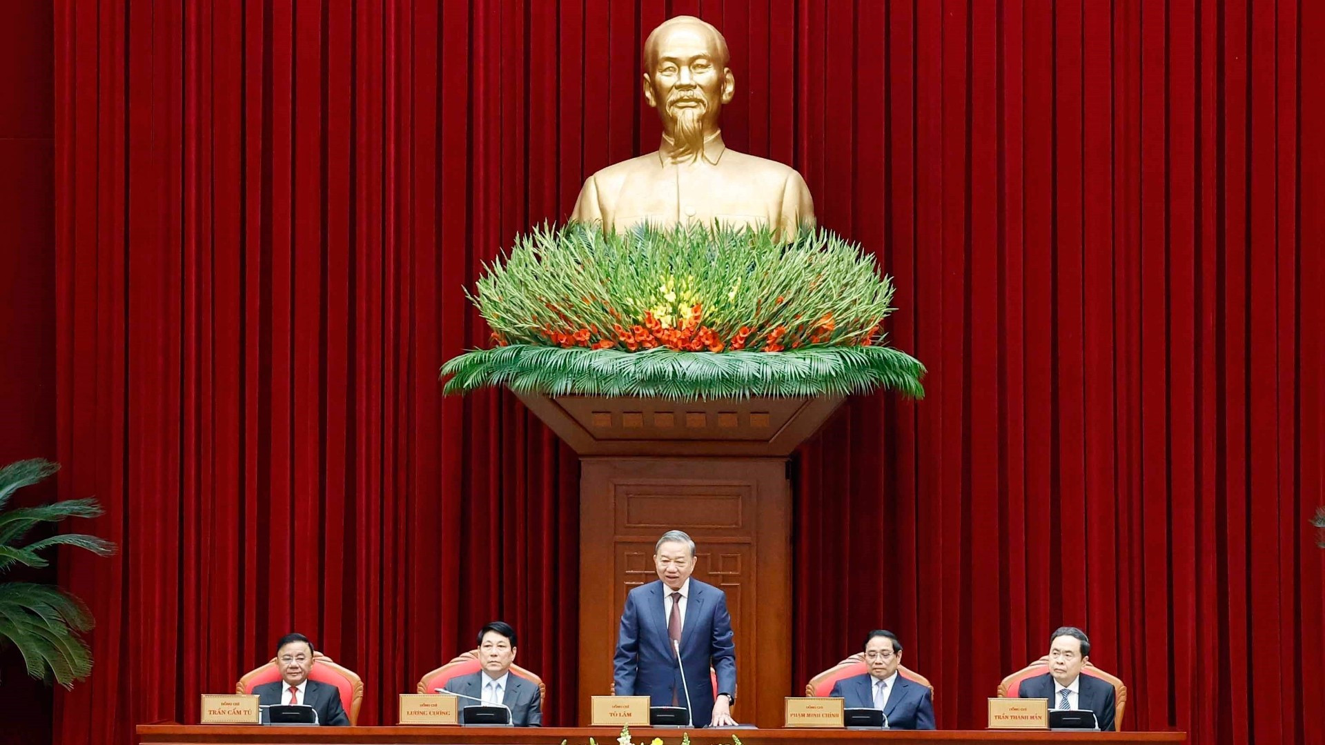 Tổng Bí thư Tô Lâm chủ trì gặp mặt các đồng chí nguyên Ủy viên Trung ương Đảng các khóa