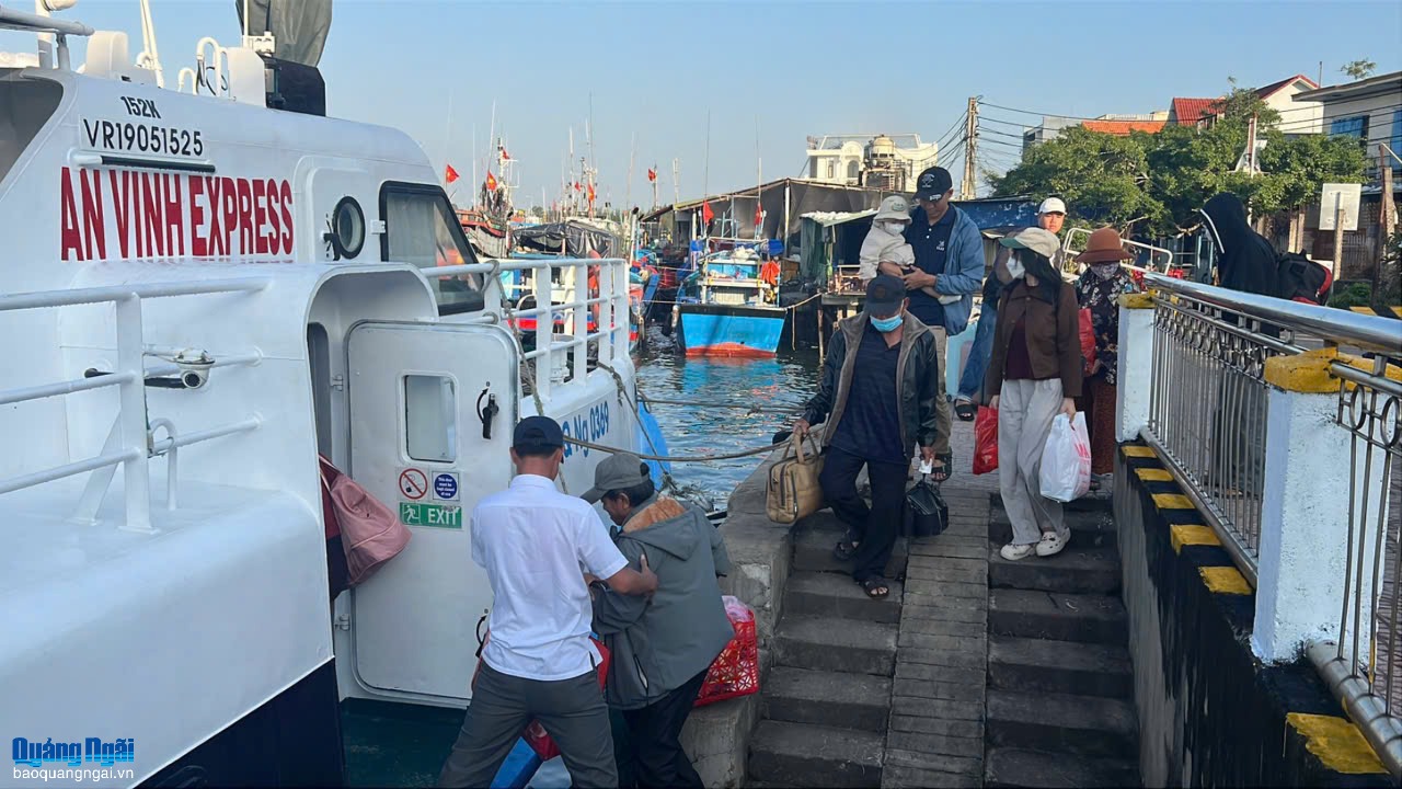 Đảm bảo các điều kiện đưa người dân Lý Sơn về quê đón Tết