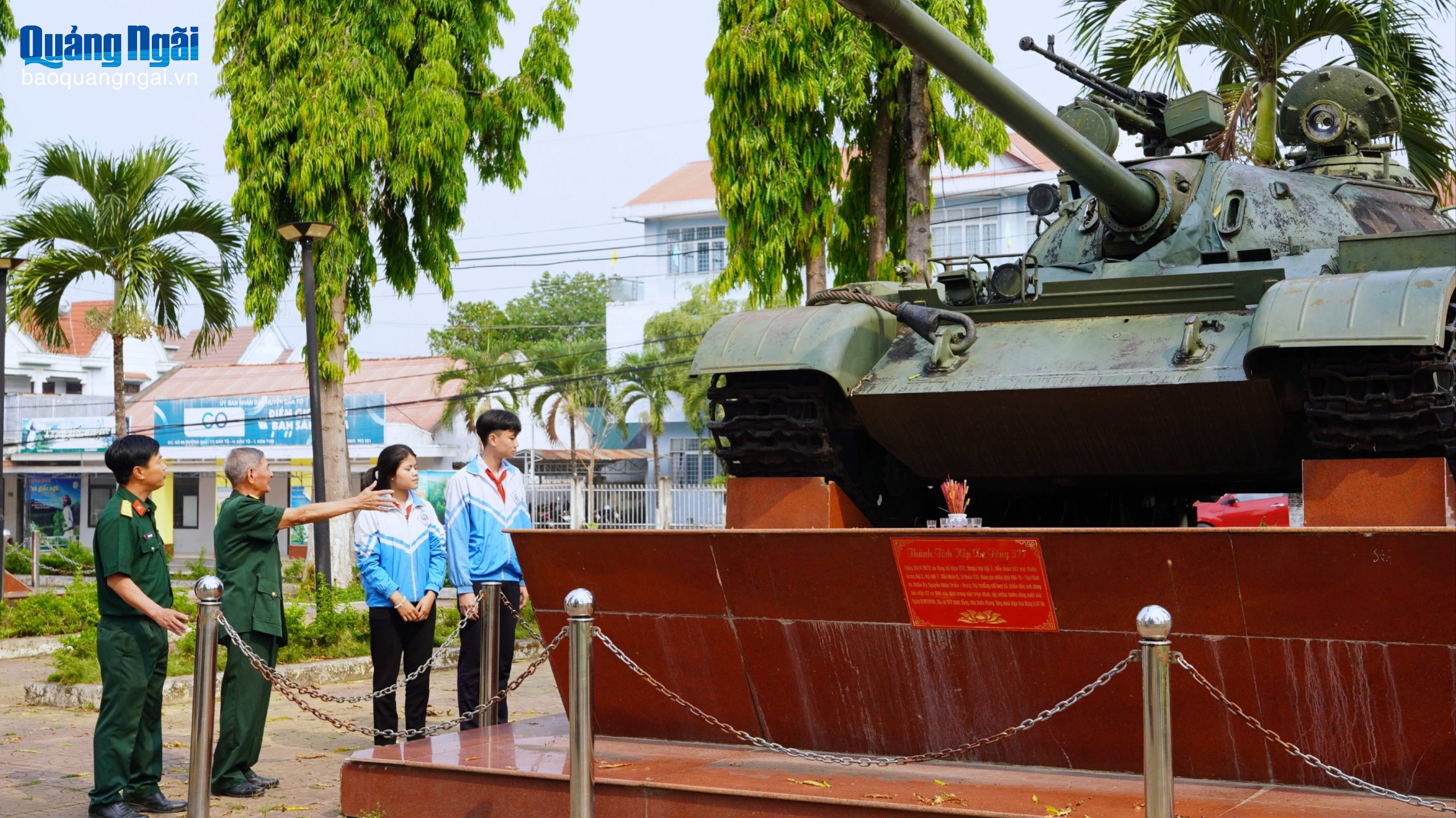 Hoa nở trên đất lửa