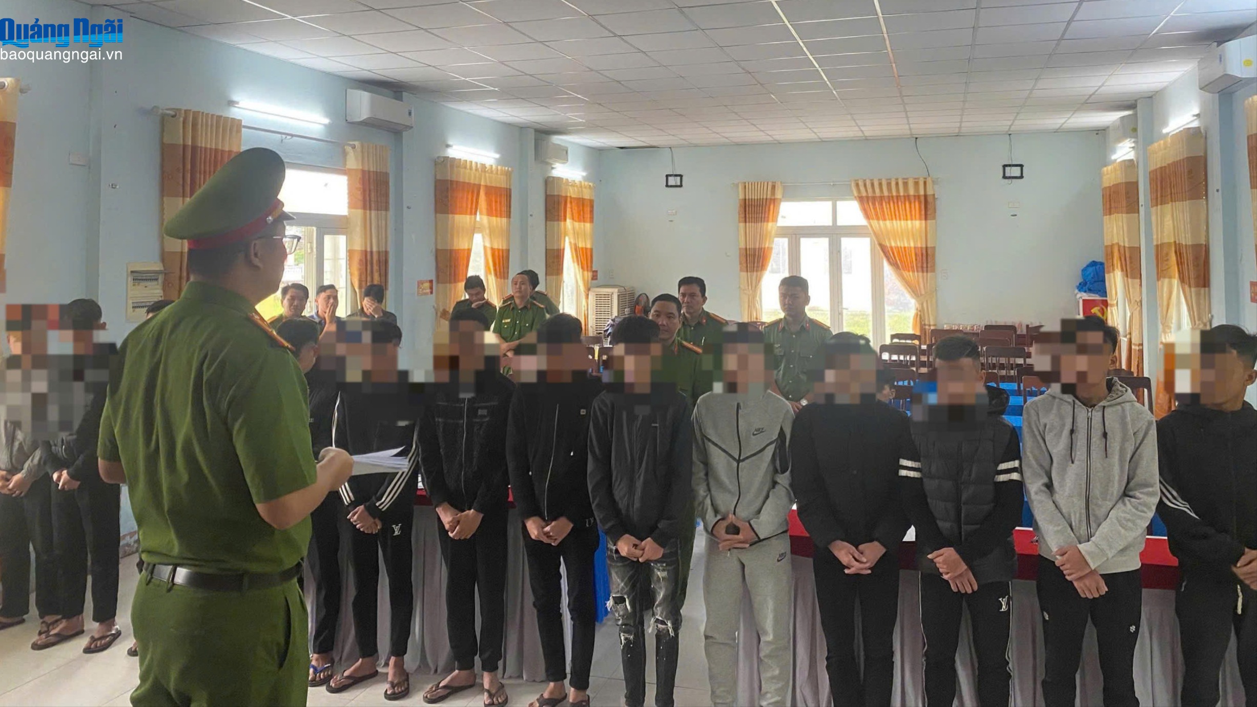 Khởi tố 21 đối tượng mang hung khí gây rối trật tự