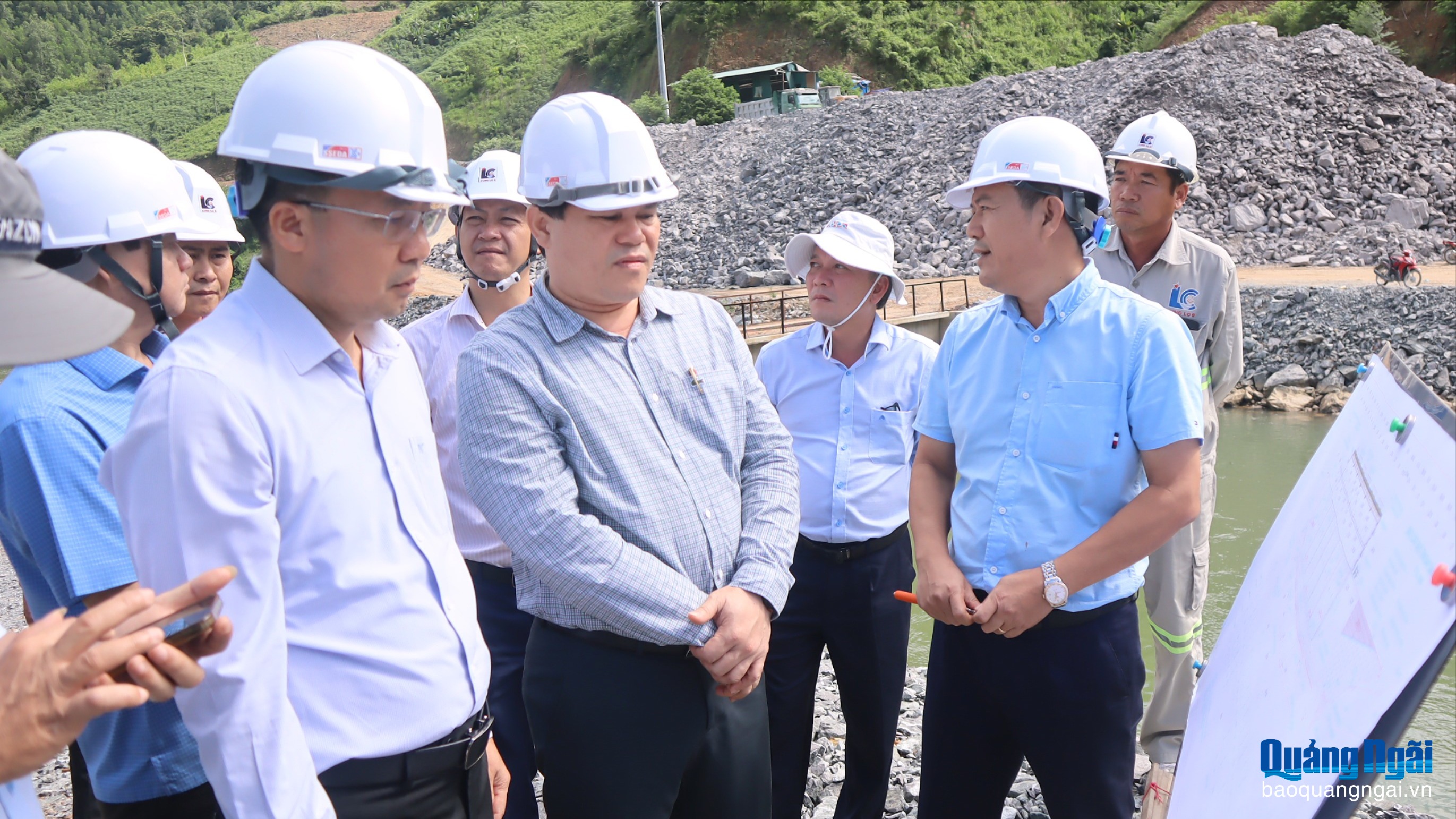 Phó Chủ tịch UBND tỉnh Trần Phước Hiền kiểm tra dự án thủy điện Đăk Đrinh 2 và Trà Khúc 2