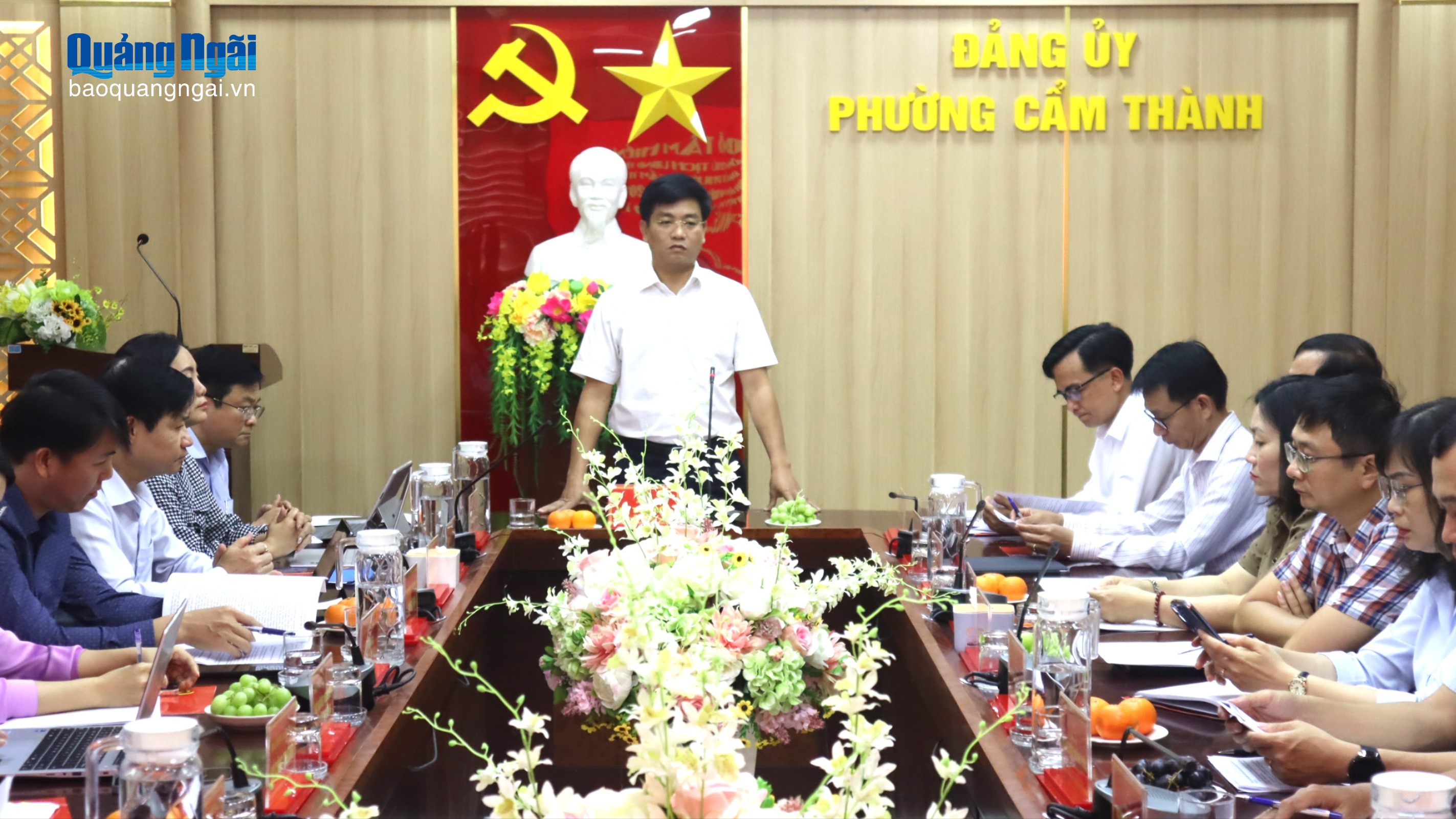 Phó Chủ tịch UBND tỉnh Đỗ Tâm Hiển làm việc với Đảng ủy phường Cẩm Thành