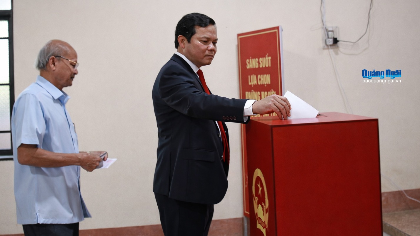 [Cập nhật]. Hơn 1,4 triệu cử tri Quảng Ngãi nô nức tham gia ngày hội lớn