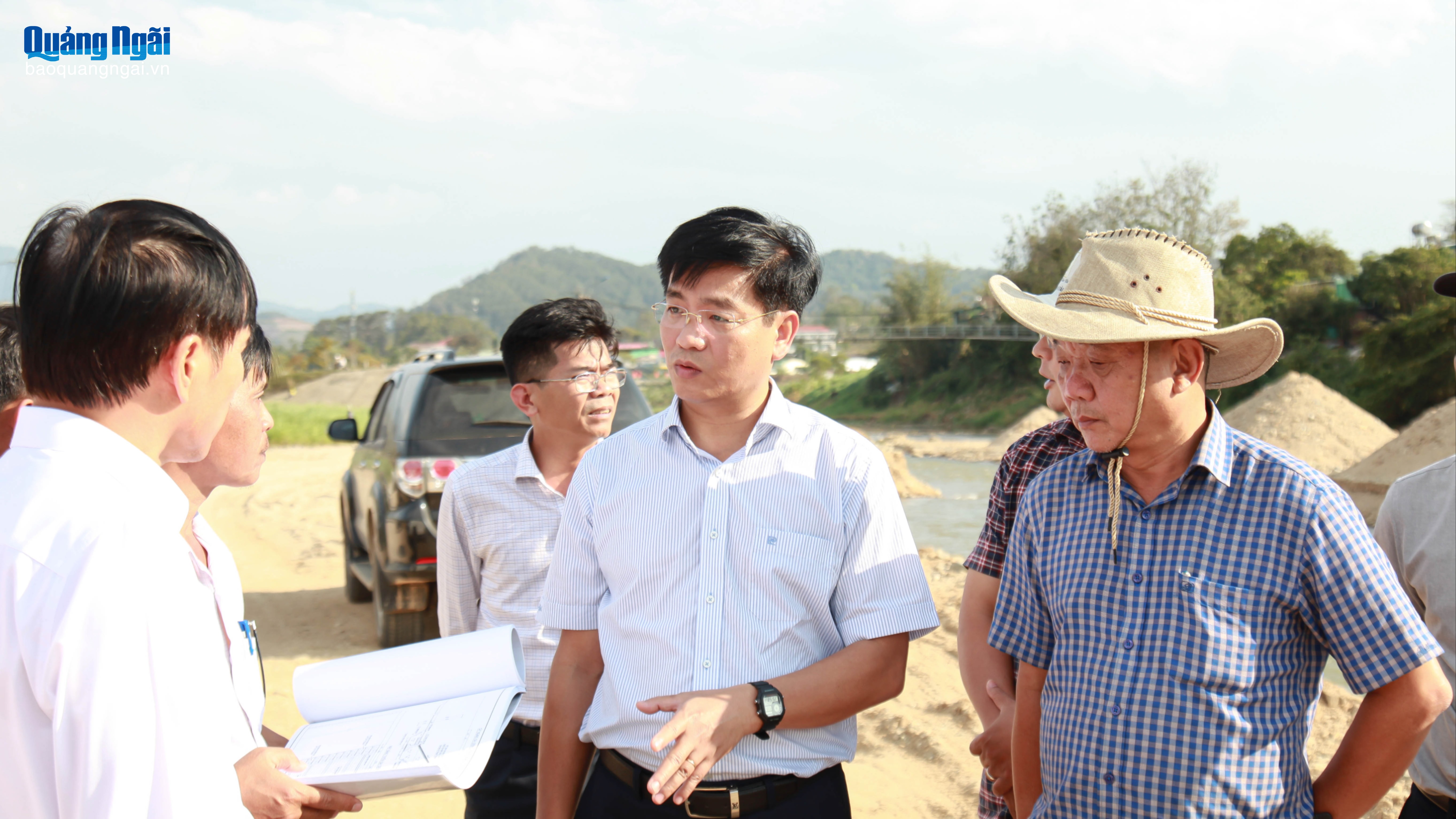 Đẩy nhanh tiến độ, bảo đảm chất lượng công trình kè sông Pô Kô