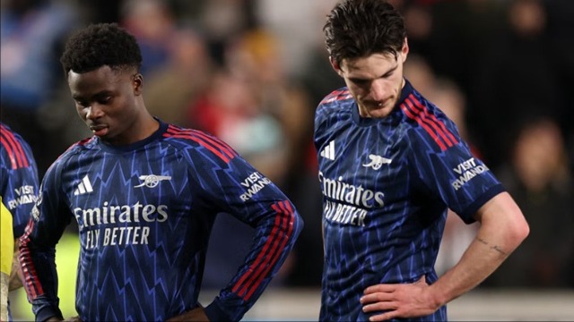 Arsenal nóng sau gáy