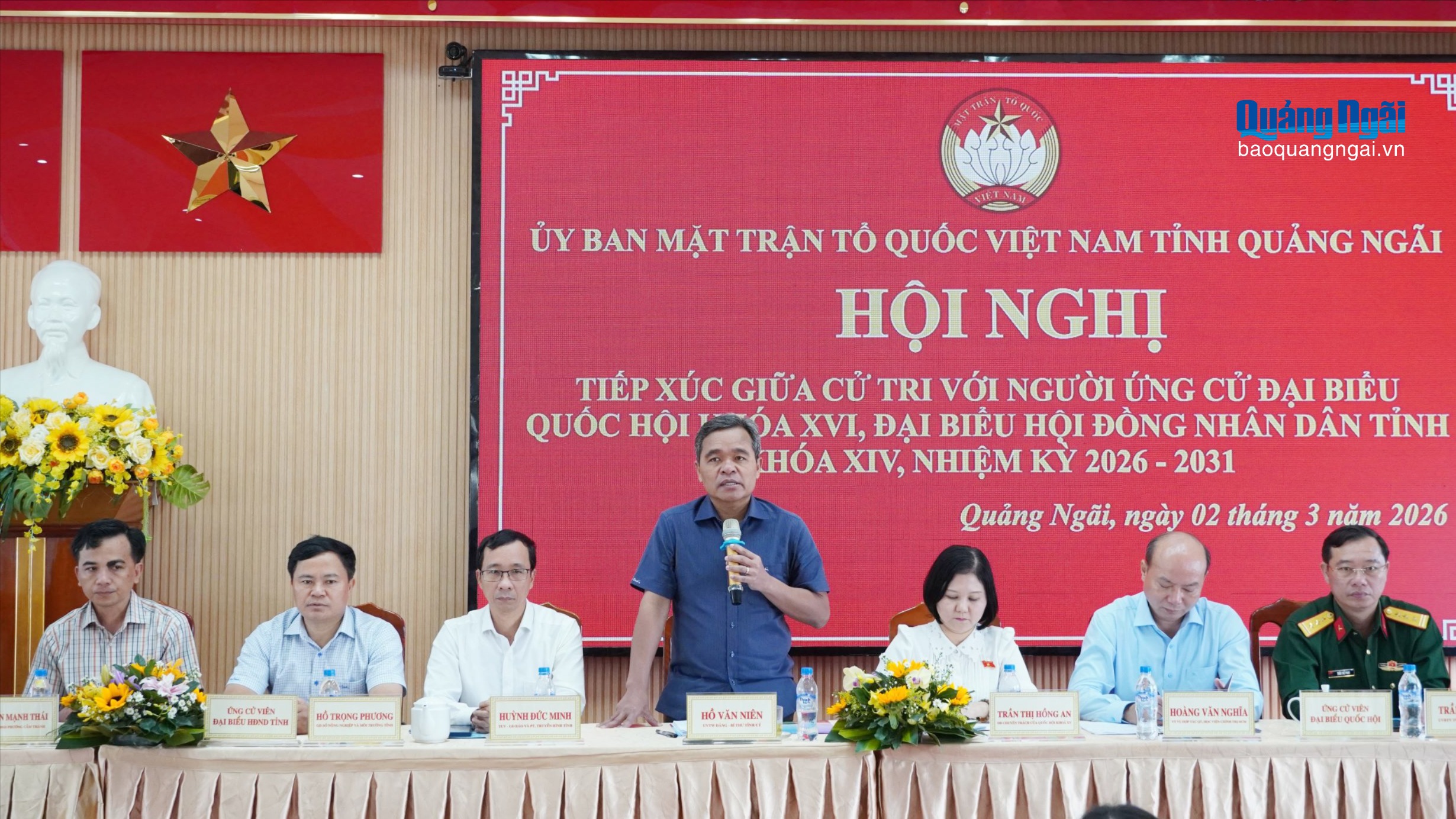 Người ứng cử đại biểu Quốc hội và đại biểu HĐND tỉnh tiếp xúc cử tri phường Nghĩa Lộ