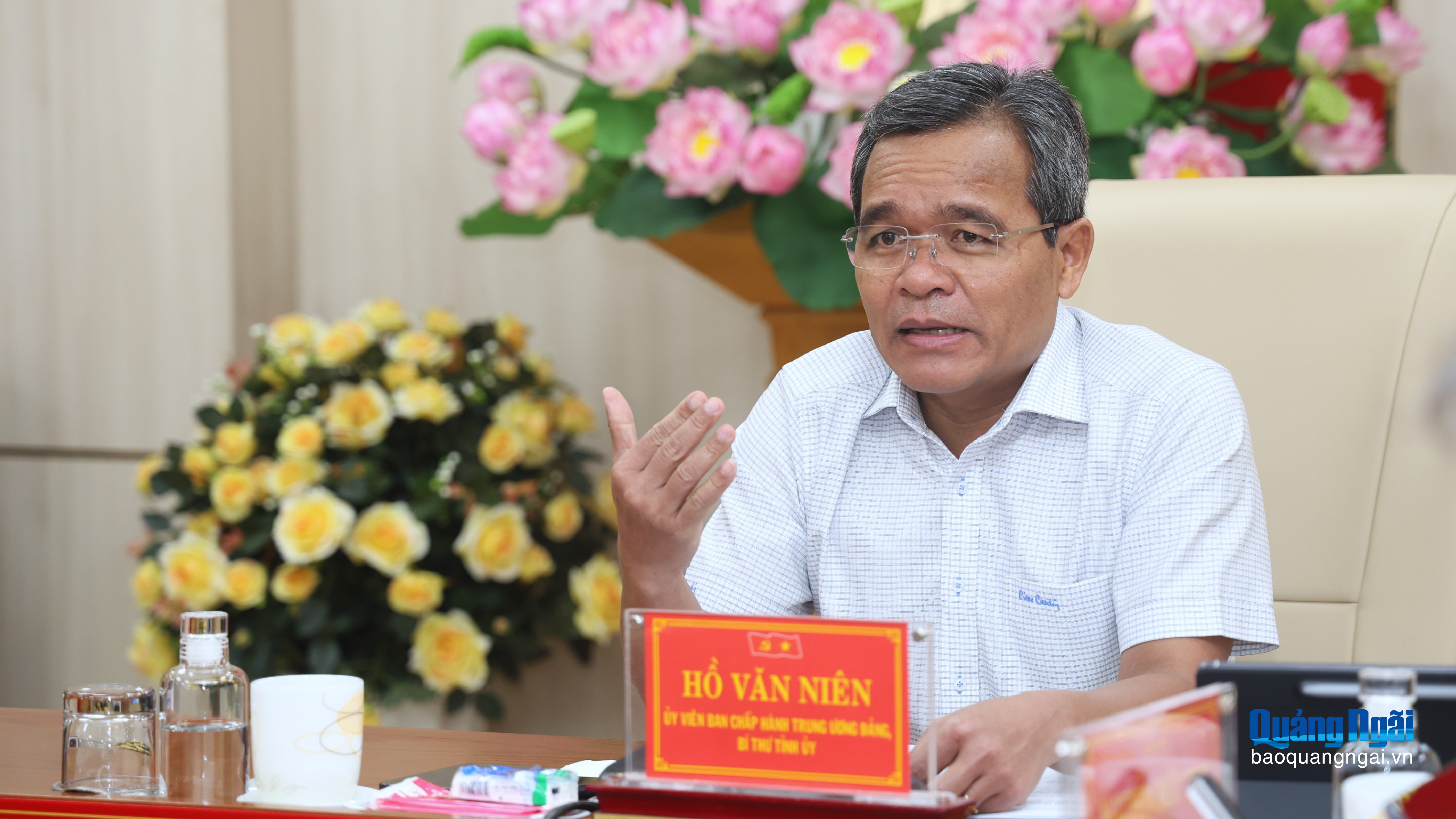 Hoàn thiện tổ chức bộ máy gắn với nâng cao chất lượng cán bộ