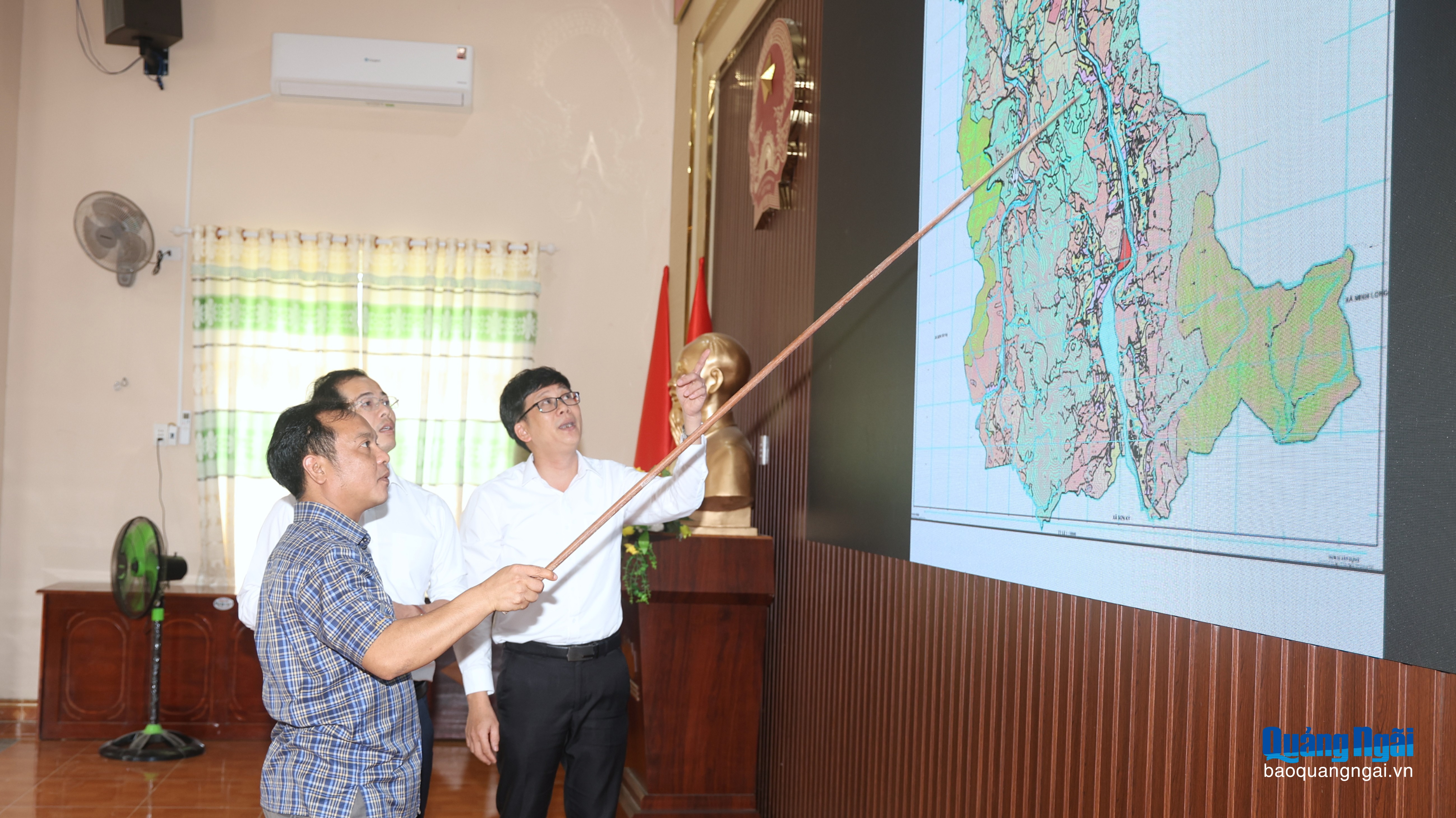 Chủ động sắp xếp thôn, nâng cao hiệu quả quản lý ở cơ sở