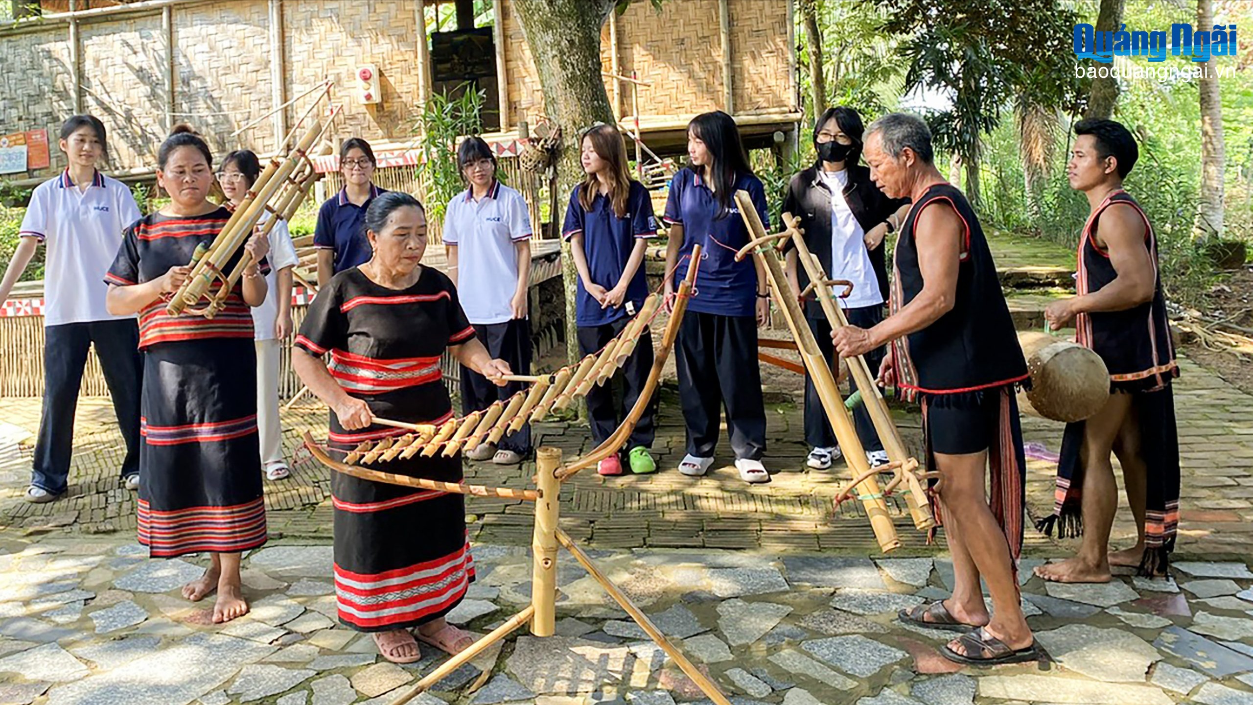 Sống trọn với di sản