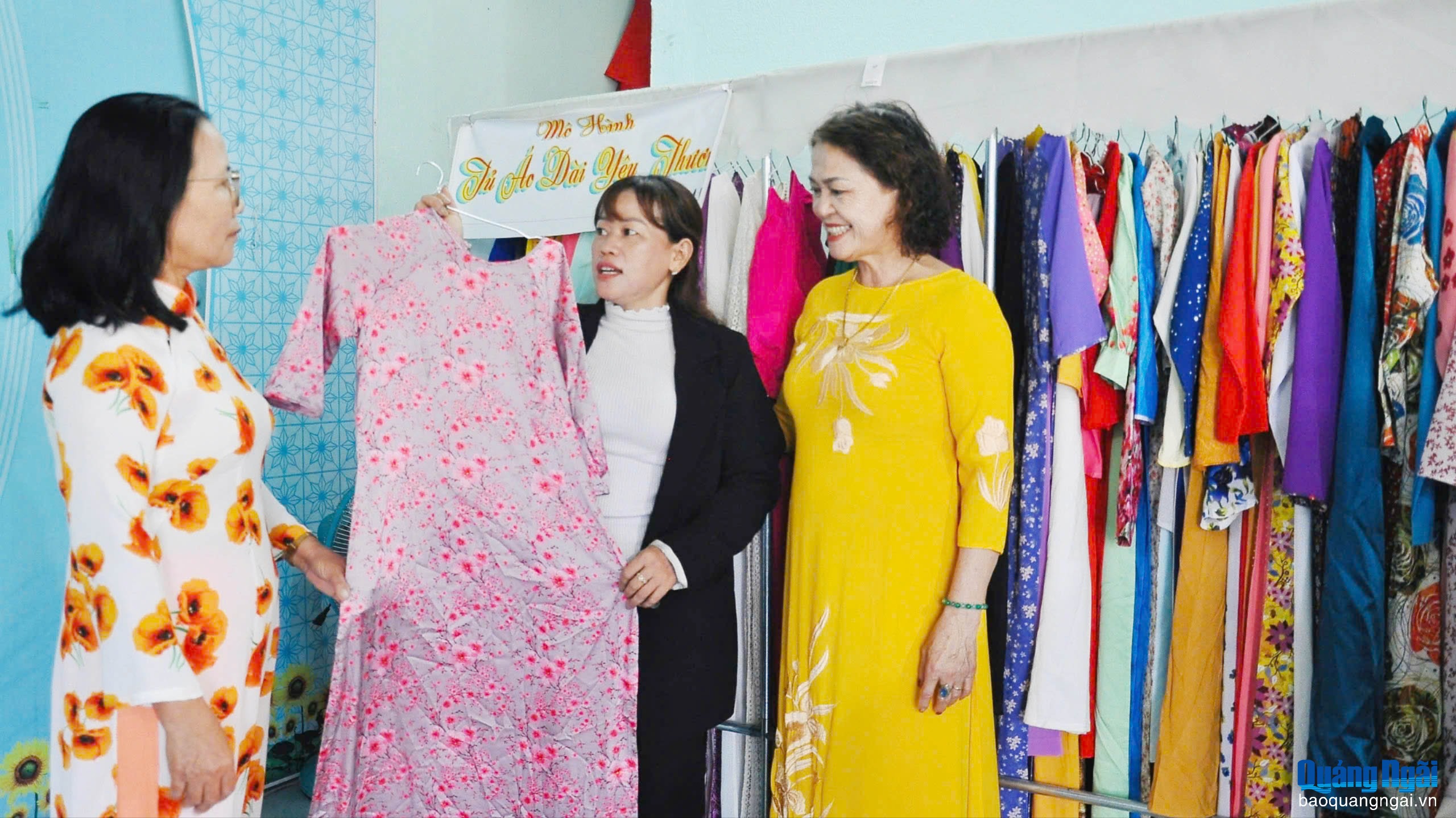 Tủ áo dài gửi gắm yêu thương