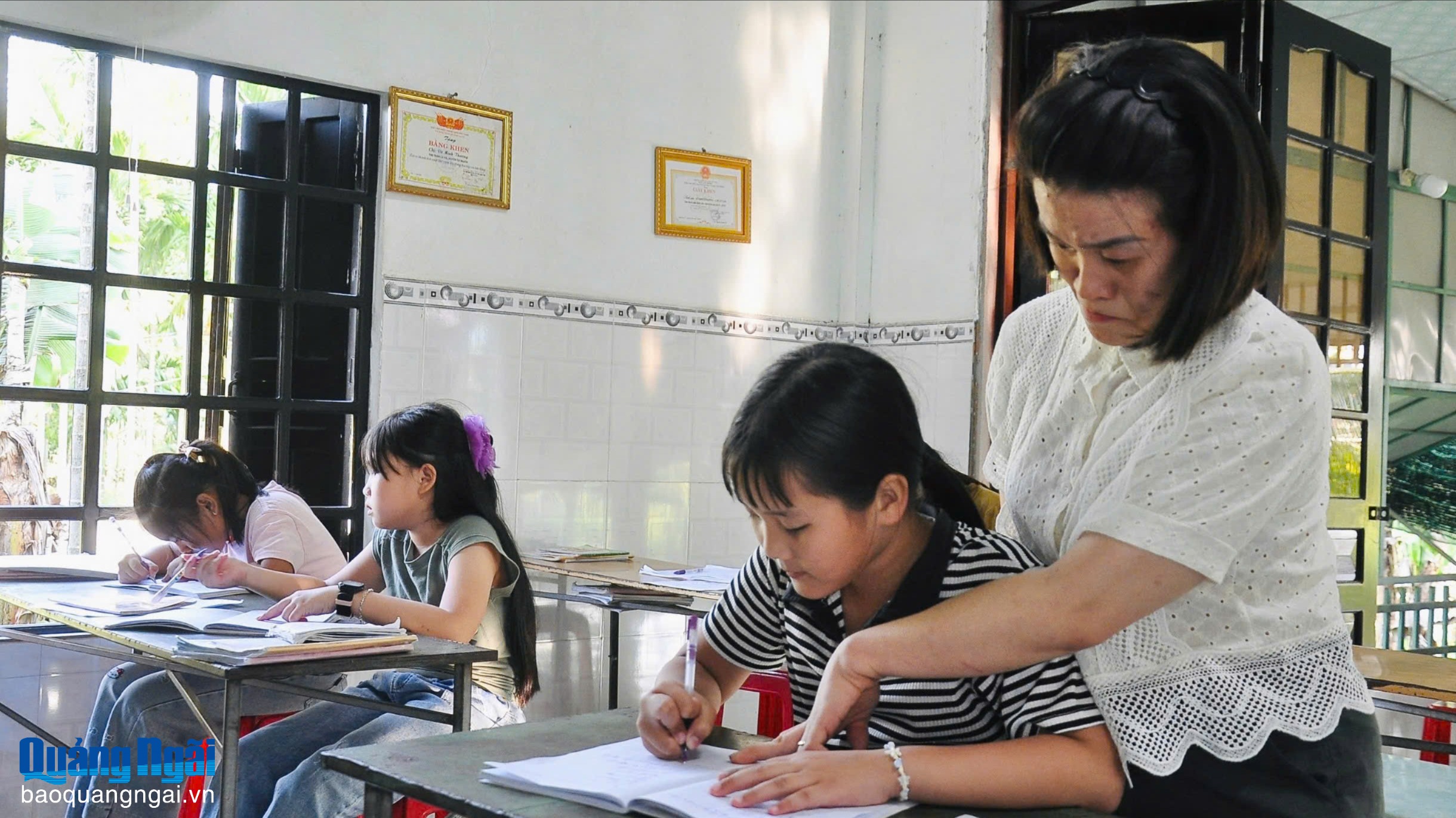 Những “vầng trăng khuyết” tỏa sáng (kỳ 2)