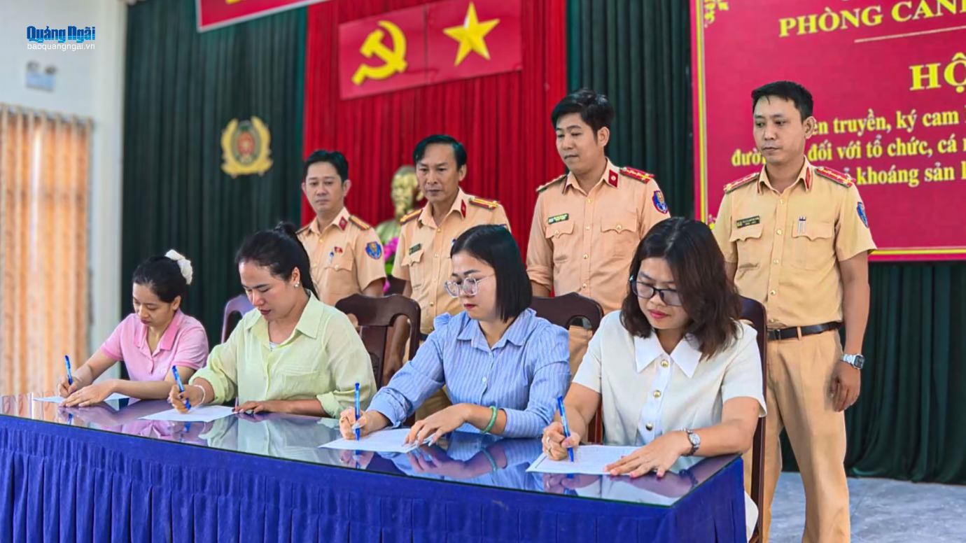 Ký cam kết bảo đảm an toàn giao thông