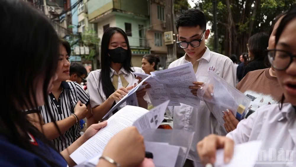 Có 27 thí sinh bị đình chỉ thi trong ngày đầu thi tốt nghiệp trung học phổ thông
