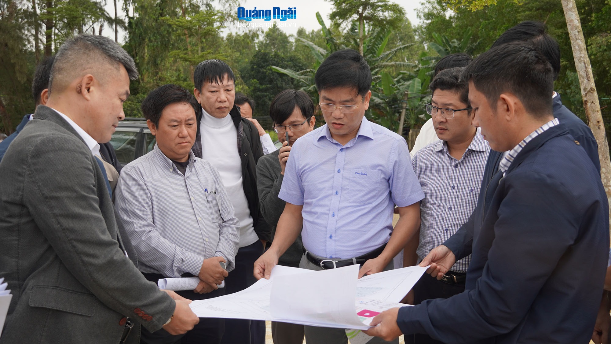 Phó Chủ tịch UBND tỉnh Đỗ Tâm Hiển kiểm các dự án tại xã Vạn Tường và Đông Sơn