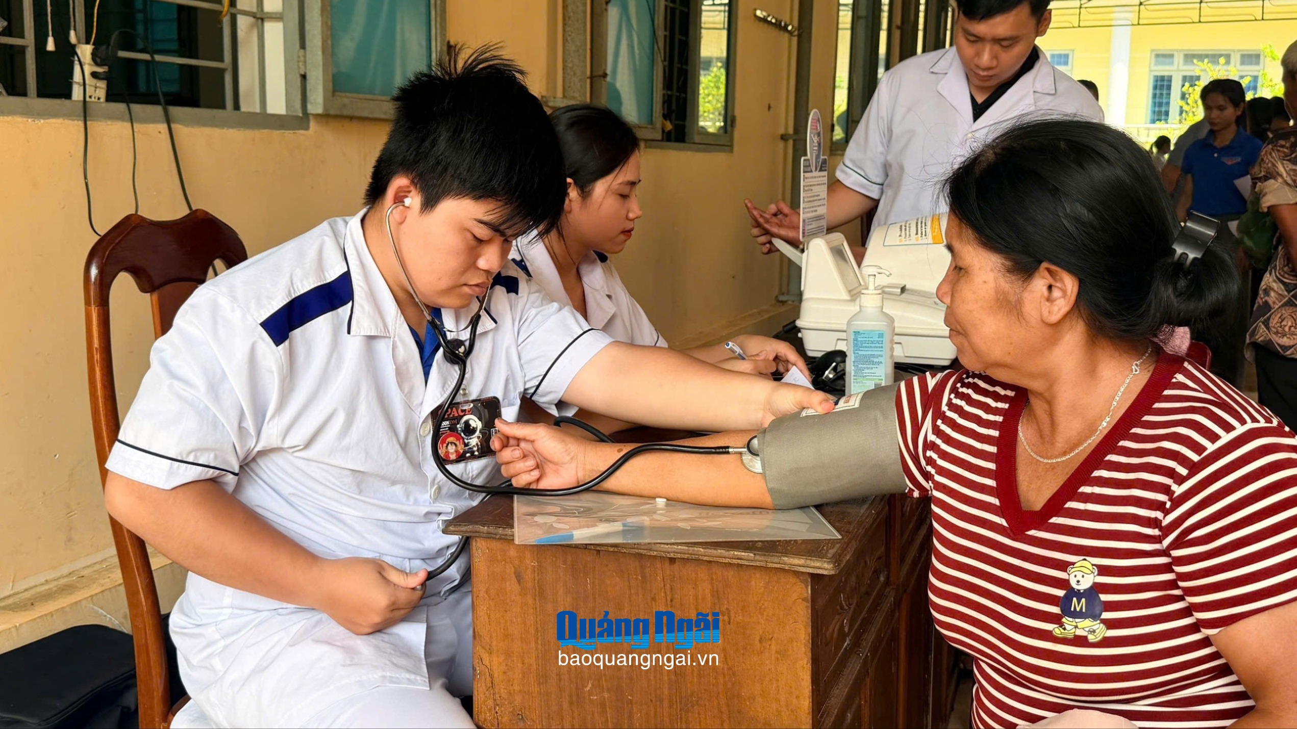 Hơn 200 người dân xã Dục Nông được khám bệnh miễn phí