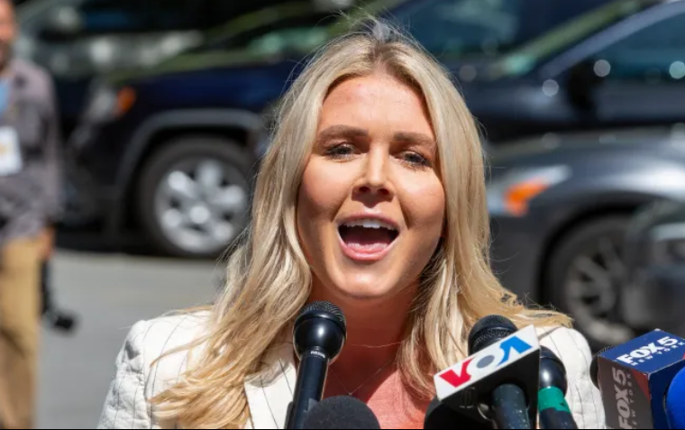 Tổng thống đắc cử Trump bổ nhiệm nữ phát ngôn 27 tuổi làm ...