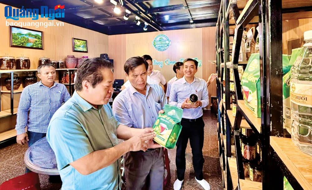 Vượt khó về đích