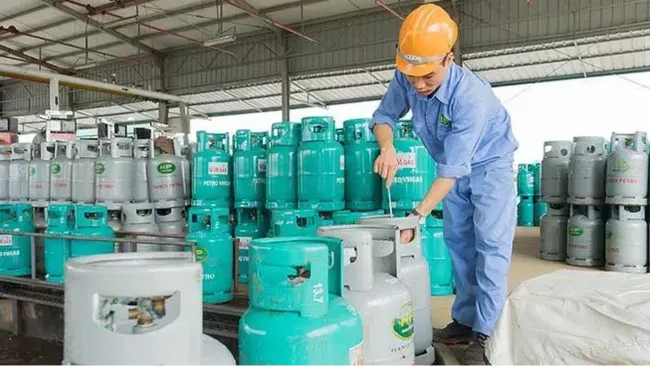 Hôm nay, giá gas trong nước bắt đầu giảm