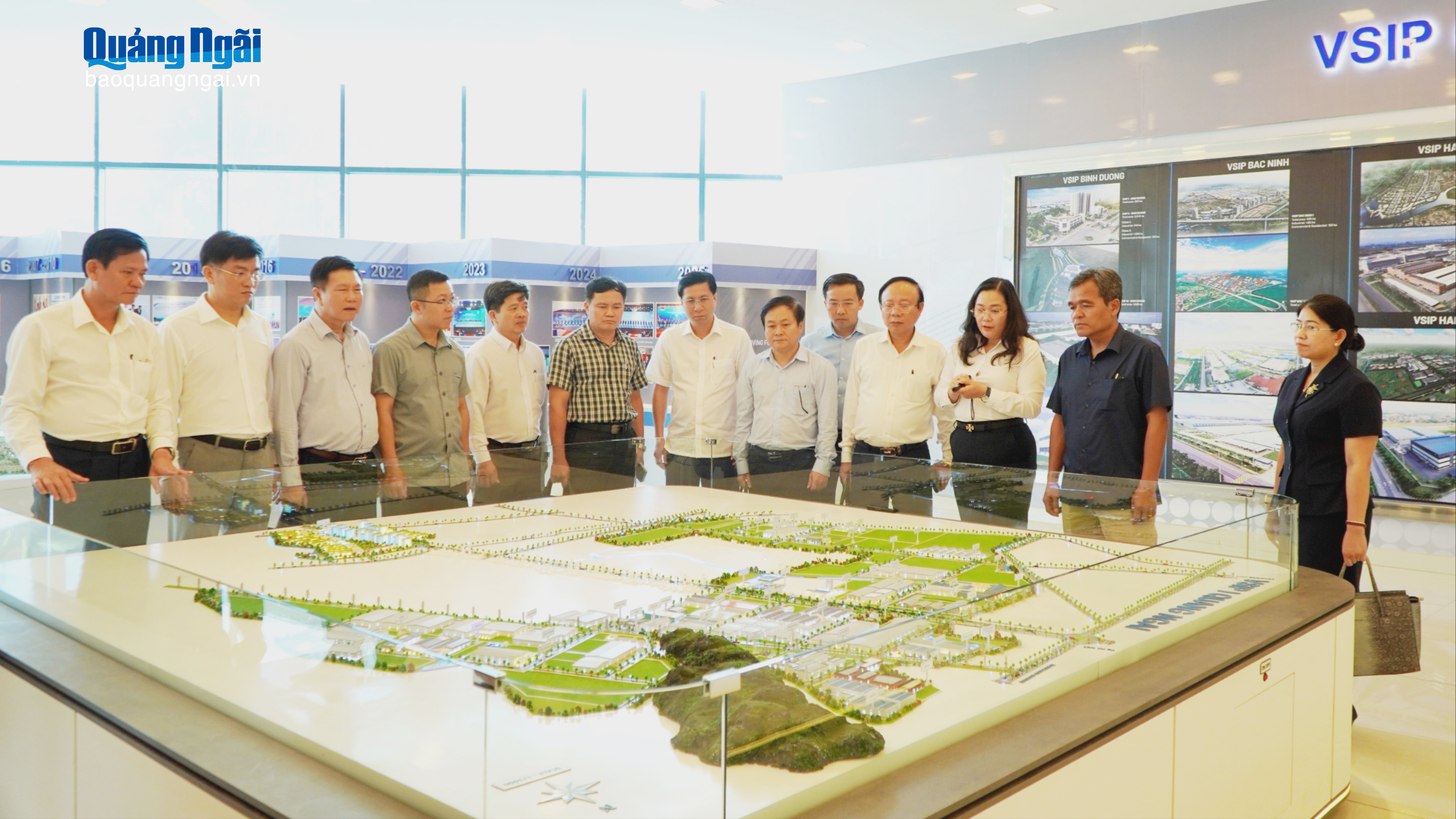 Bí thư Tỉnh ủy Hồ Văn Niên thăm và làm việc với Công ty TNHH VSIP Quảng Ngãi