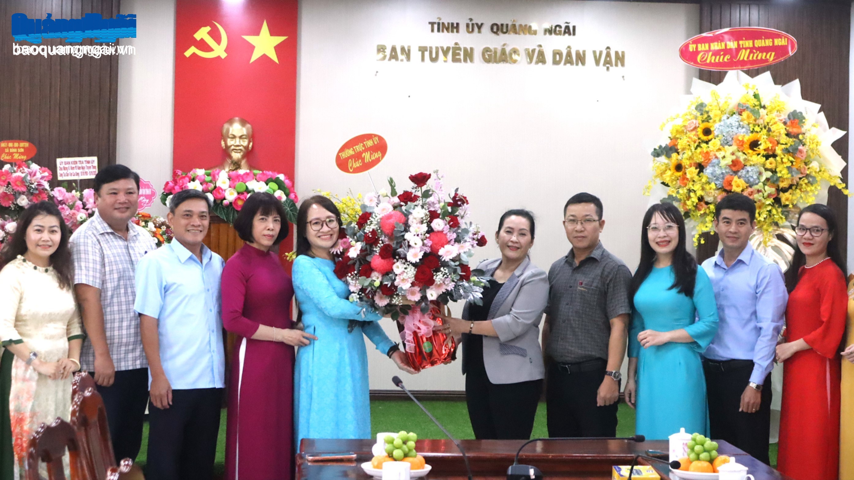 Phó Bí thư Tỉnh ủy Đinh Thị Hồng Minh thăm, chúc mừng Ban Tuyên giáo và Dân vận Tỉnh ủy