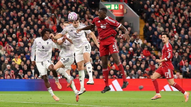 Manchester United đánh bại Liverpool ngay tại thánh địa Anfield