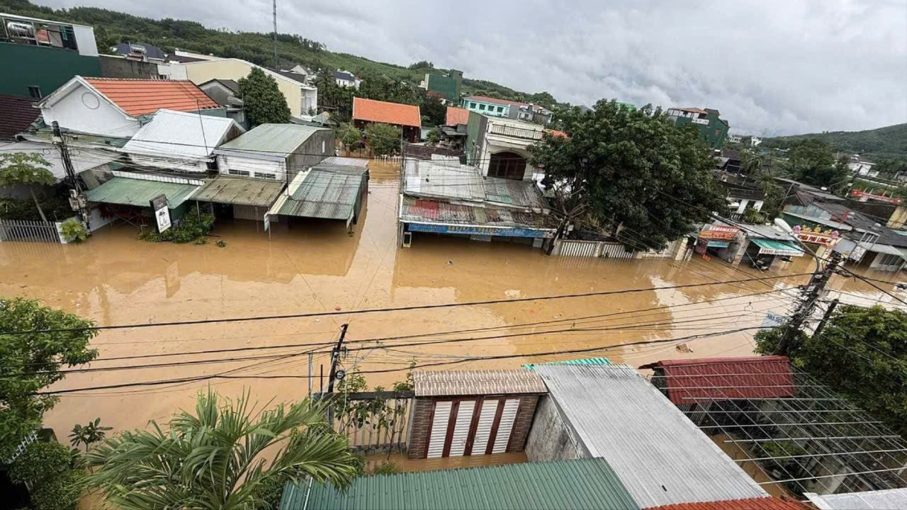 Lũ trên các sông Quảng Ngãi rút chậm, cơ quan khí tượng tỉnh phát đi bản tin cuối cùng về đợt lũ này