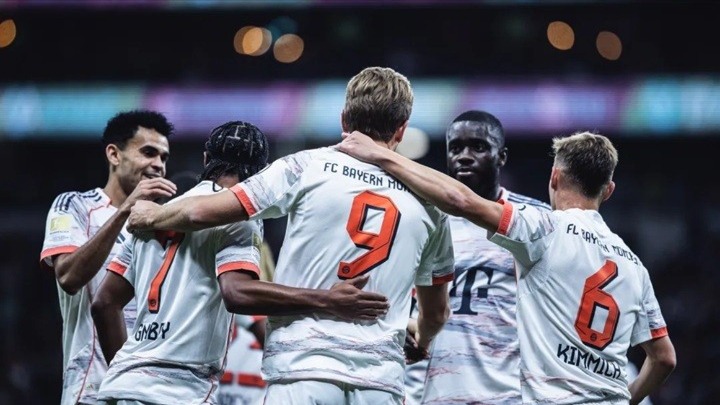 Bóng đá Châu Âu: Bayer Munich lập kỳ tích, nhiều ngôi đầu đổi chủ