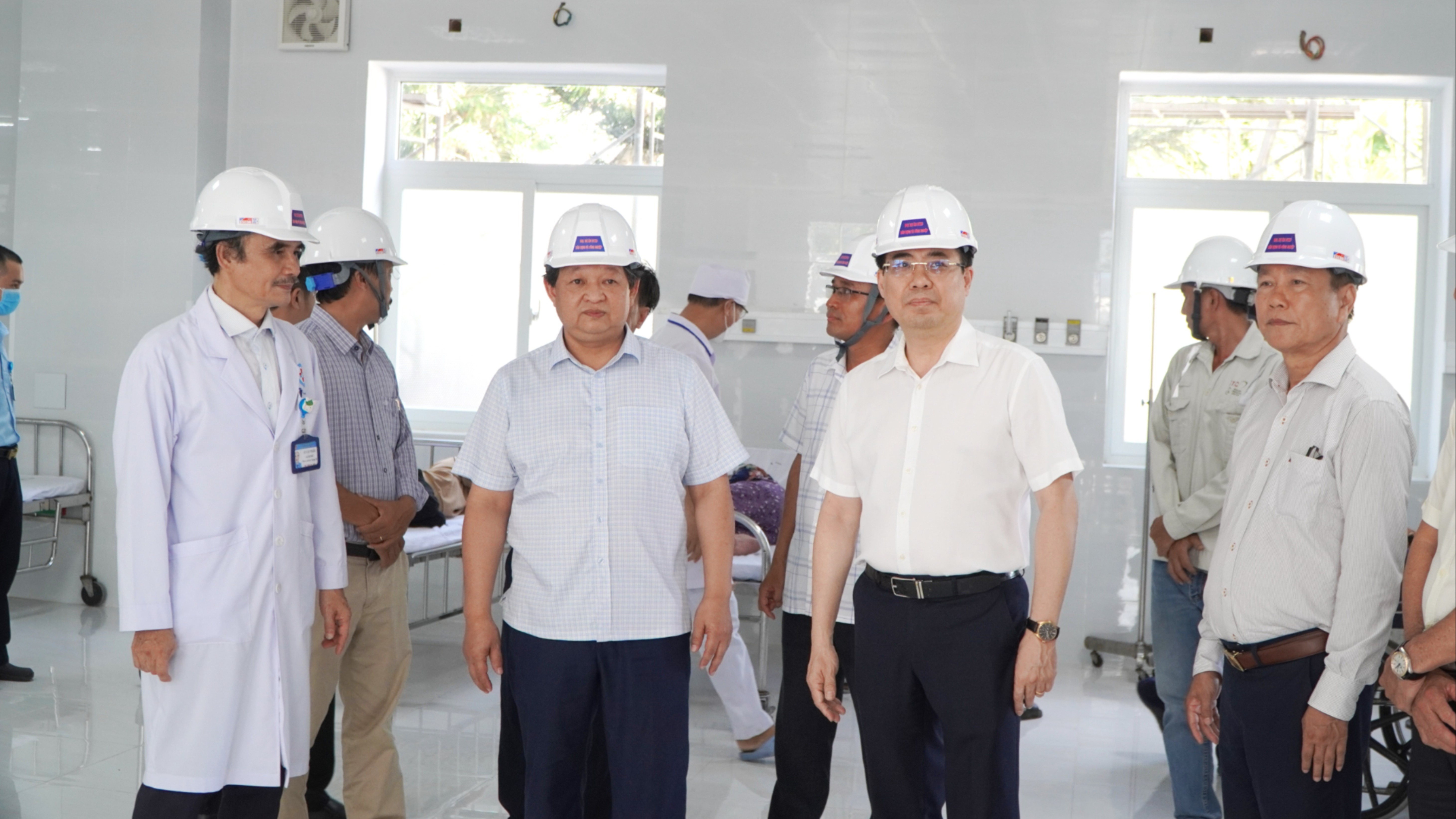 Chủ tịch UBND tỉnh Nguyễn Hoàng Giang kiểm tra 2 dự án y tế, giáo dục