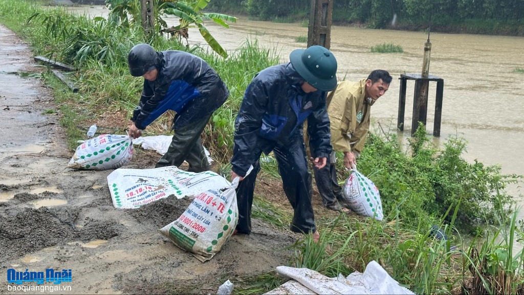Nỗ lực khắc phục đập hồ chứa Nam Bình Thượng bị sạt lở đe dọa hơn 600 hộ dân