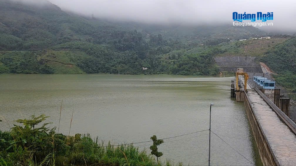 Thủy điện Đăkđrinh tăng xả điều tiết nước hồ chứa về hạ du