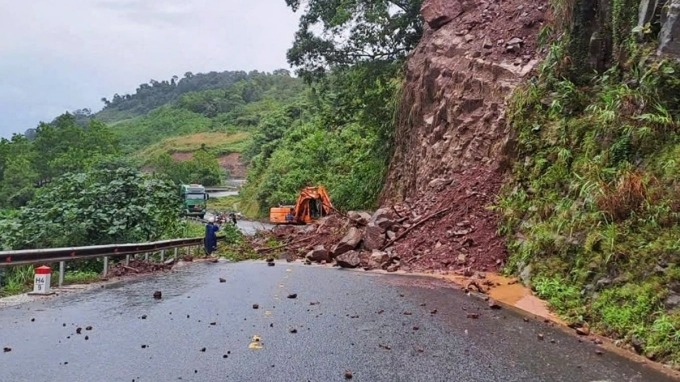 Tập trung ứng phó mưa lũ, đặt nhiệm vụ bảo đảm an toàn tính mạng cho nhân dân lên trên hết, trước hết