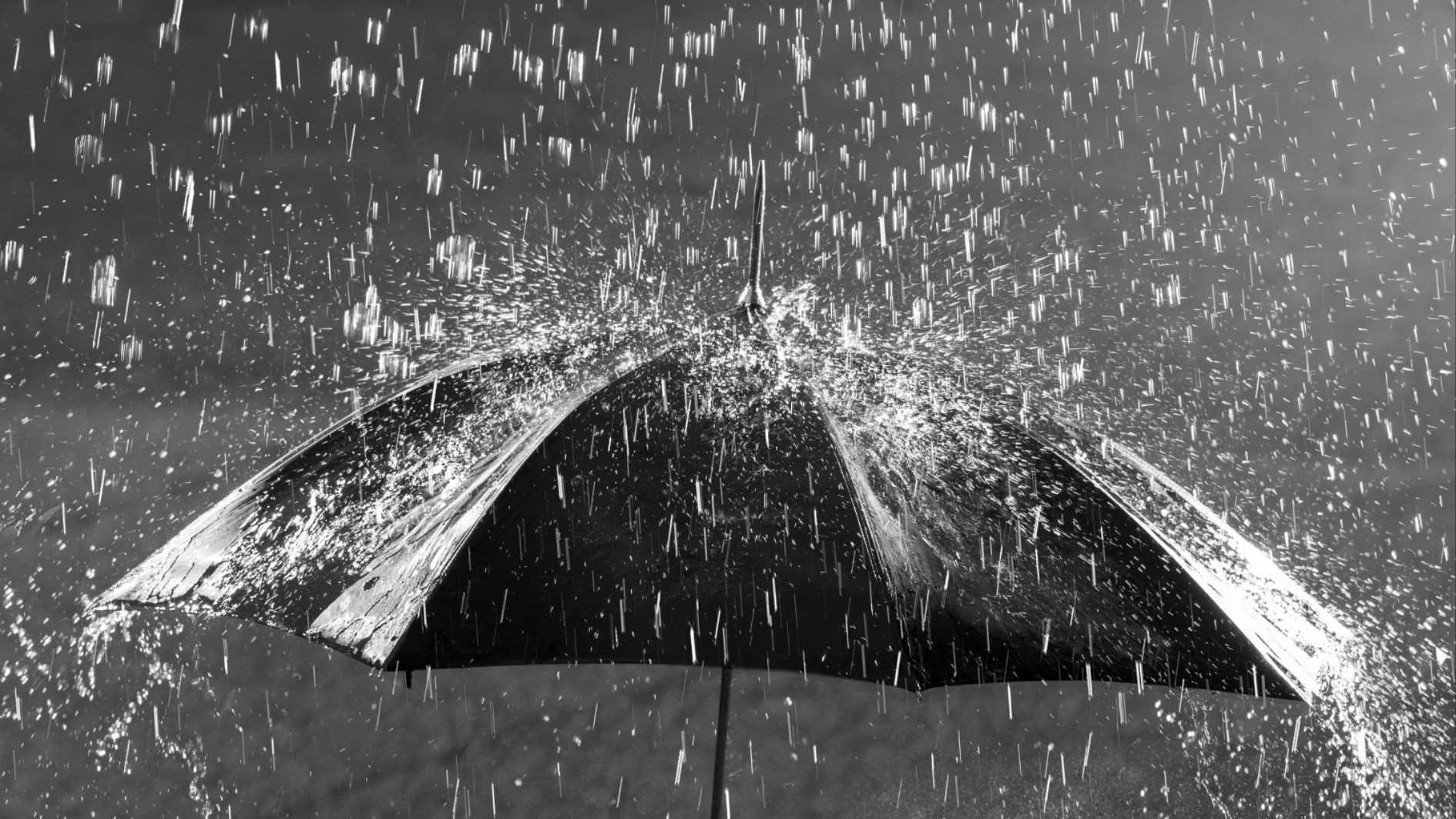 Vùng biển Lý Sơn có gió giật, đất liền Quảng Ngãi mưa đặc biệt to trong 48 giờ tới