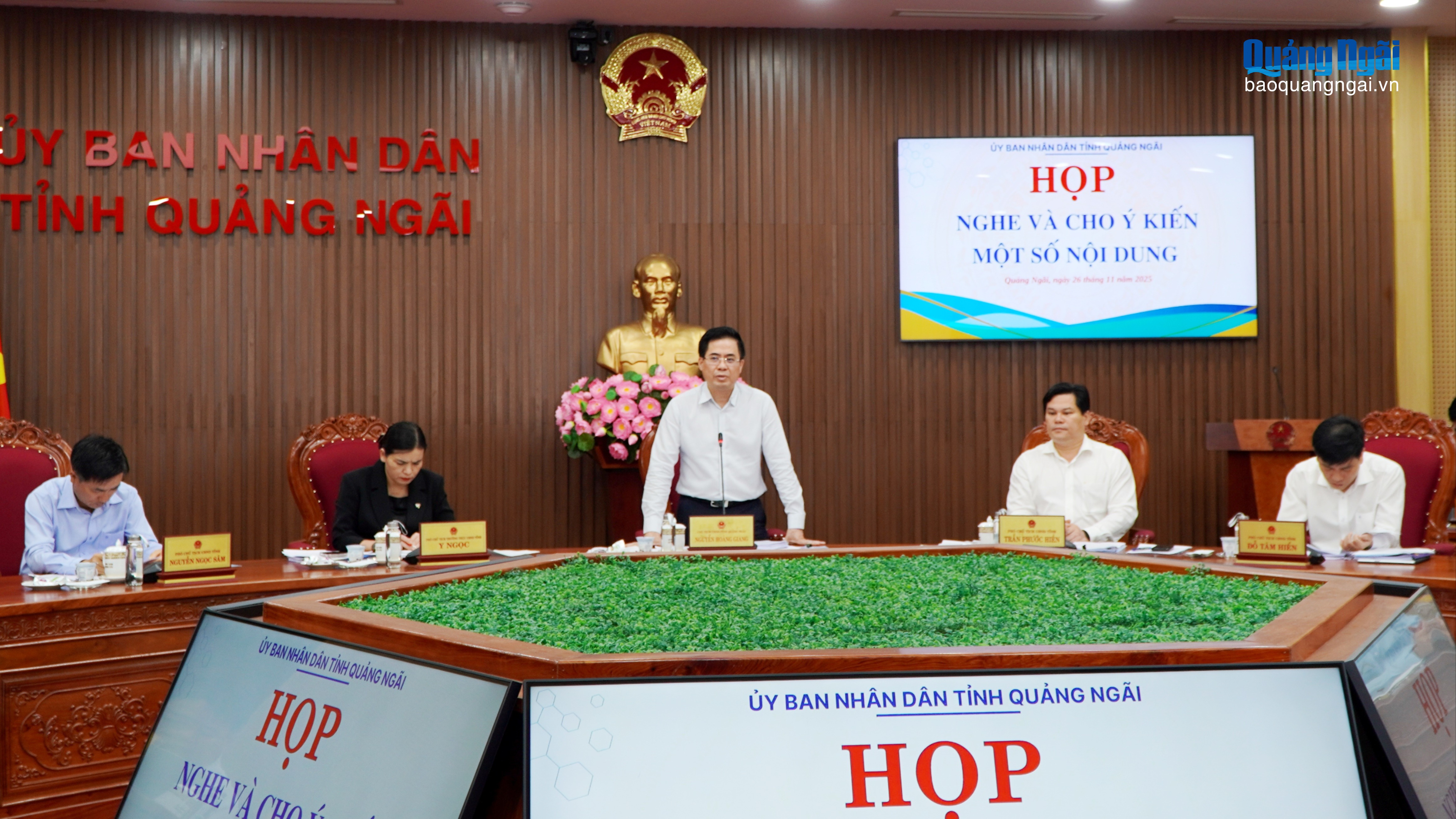 Cho ý kiến về tài chính ngân sách, thu hồi đất