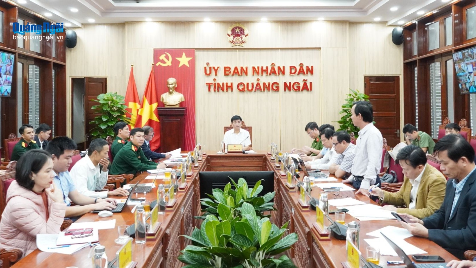 Chủ động ứng phó với diễn biến phức tạp của cơn bão số 15