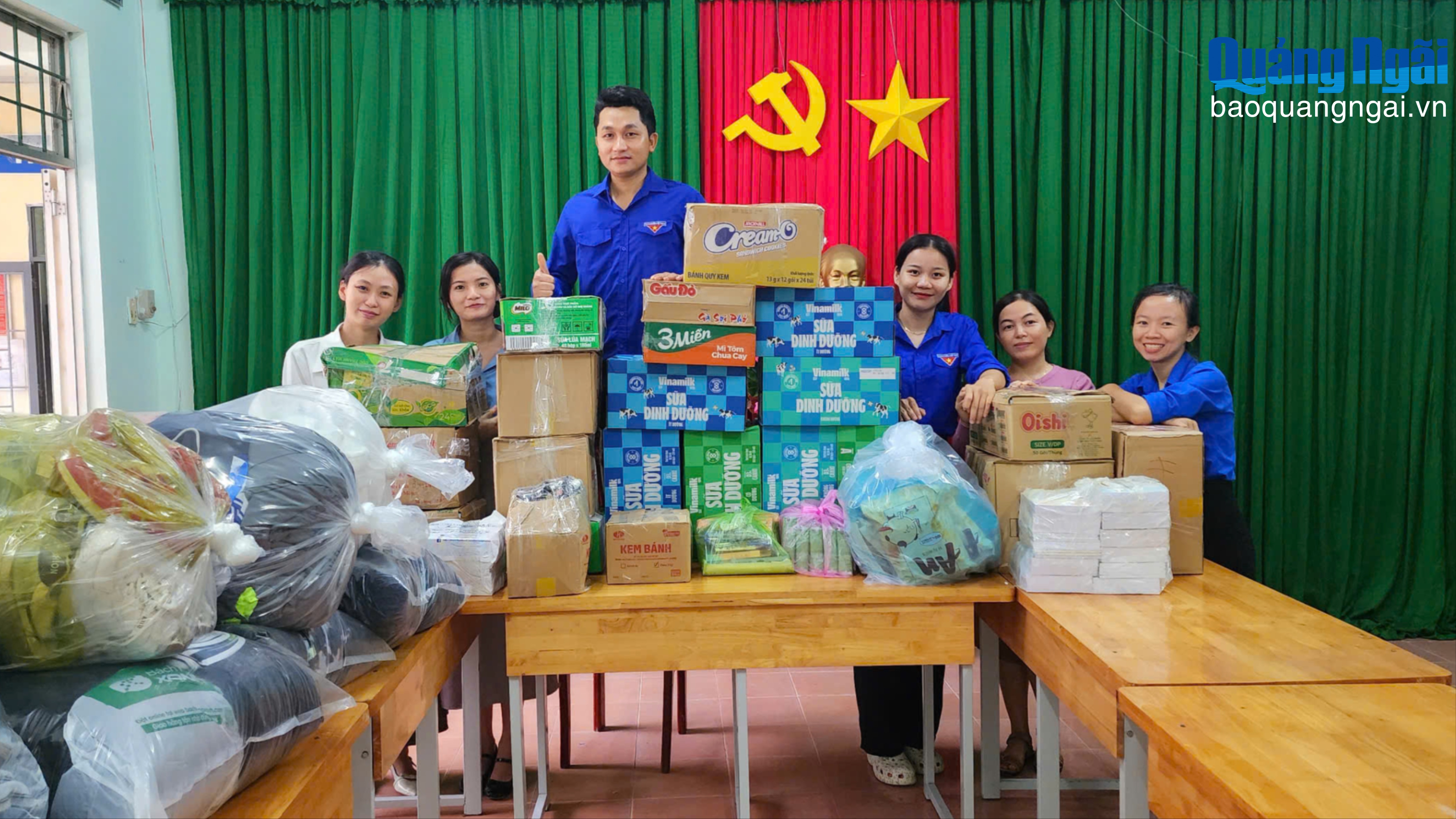 Nghĩa tình với học sinh vùng lũ