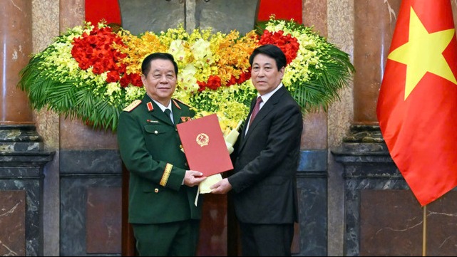 Chủ tịch nước trao quyết định bổ nhiệm Chủ nhiệm Tổng cục Chính trị và thăng quân hàm Đại tướng, Thượng tướng