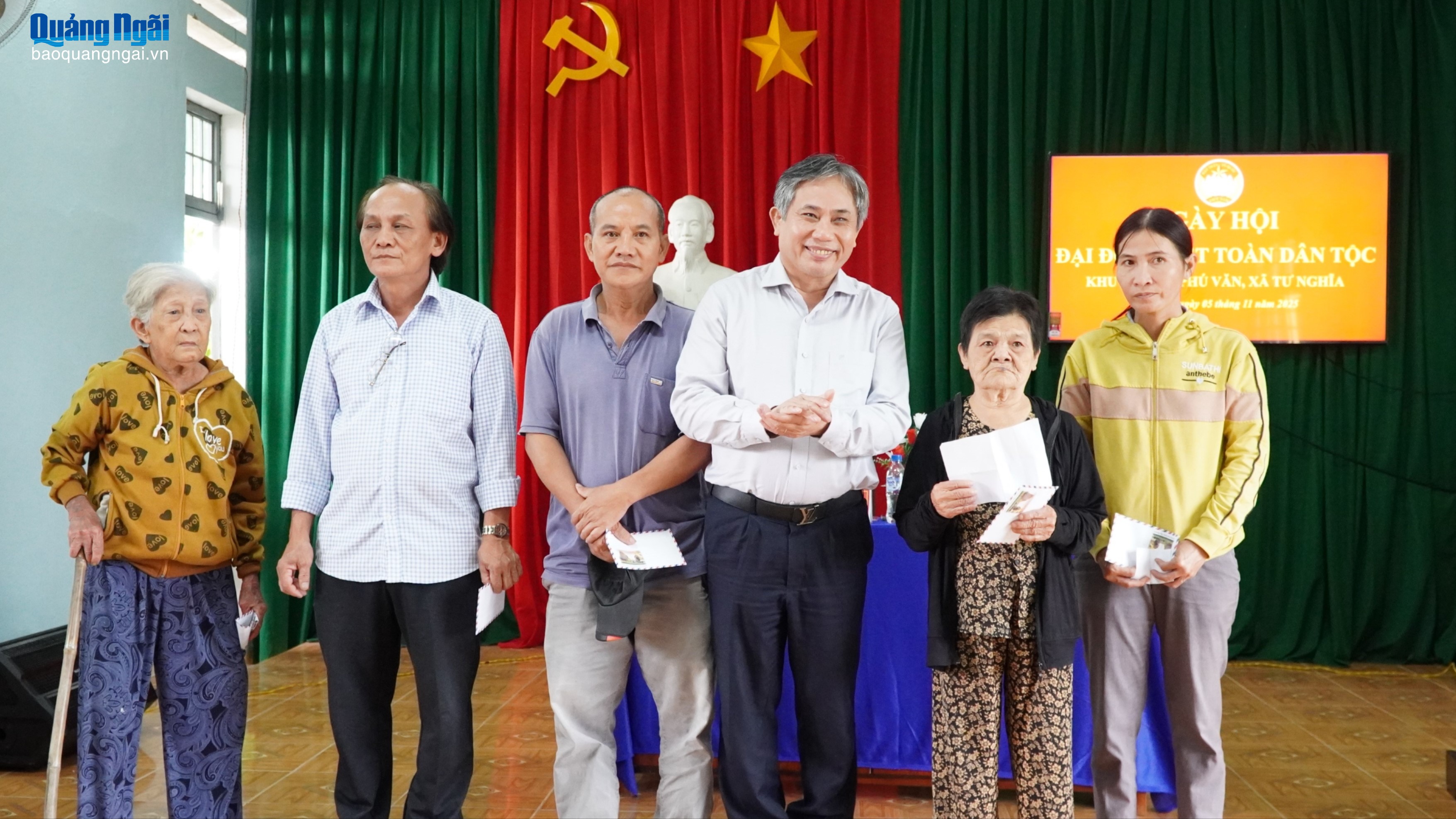 Thôn Phú Văn tổ chức Ngày hội Đại đoàn kết toàn dân tộc